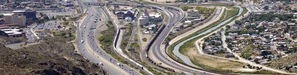 Aerial photograph of line of traffic at the border crossing.